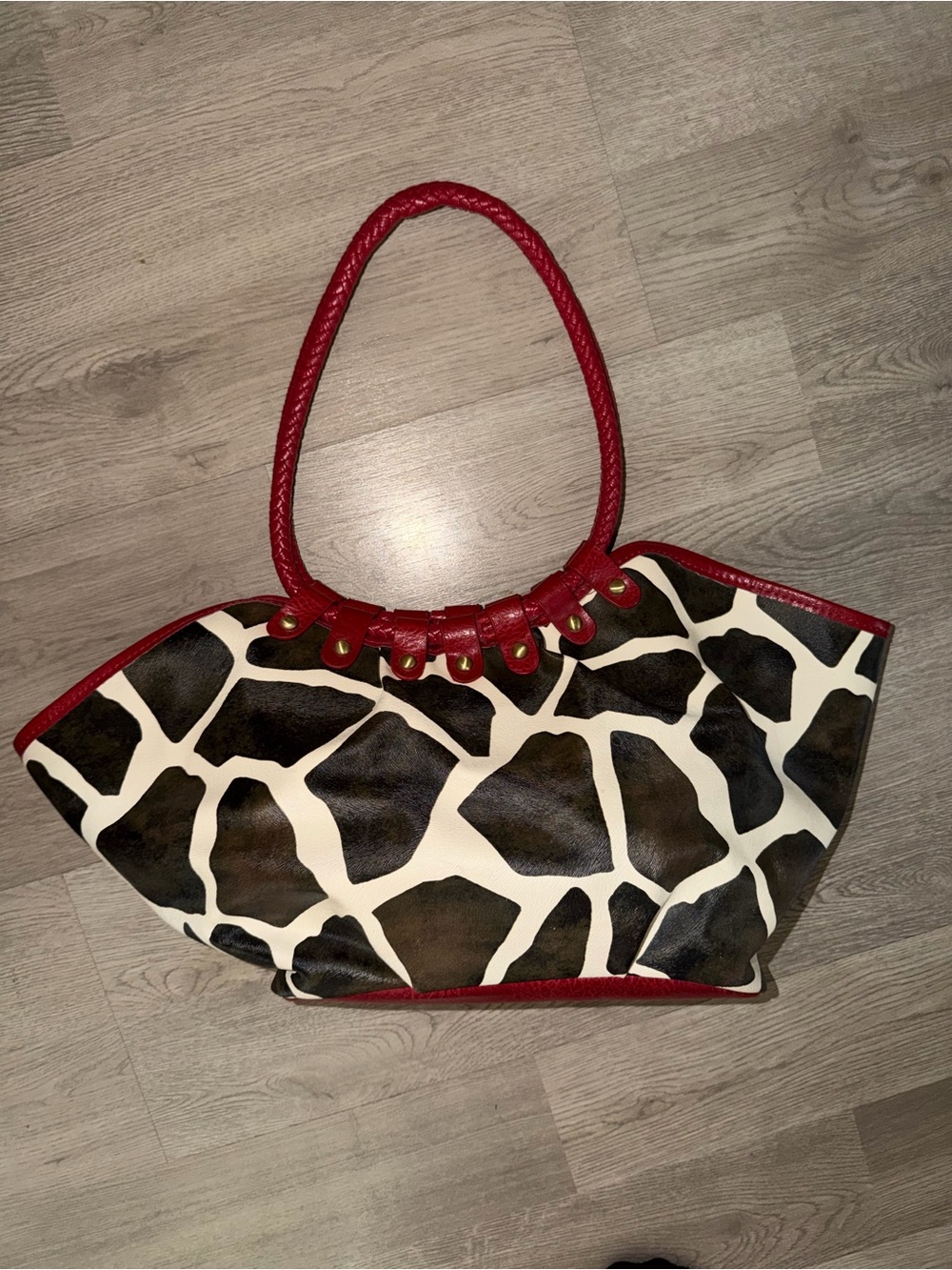 Red Trim Giraffe-Print Tote Bag And Wallet